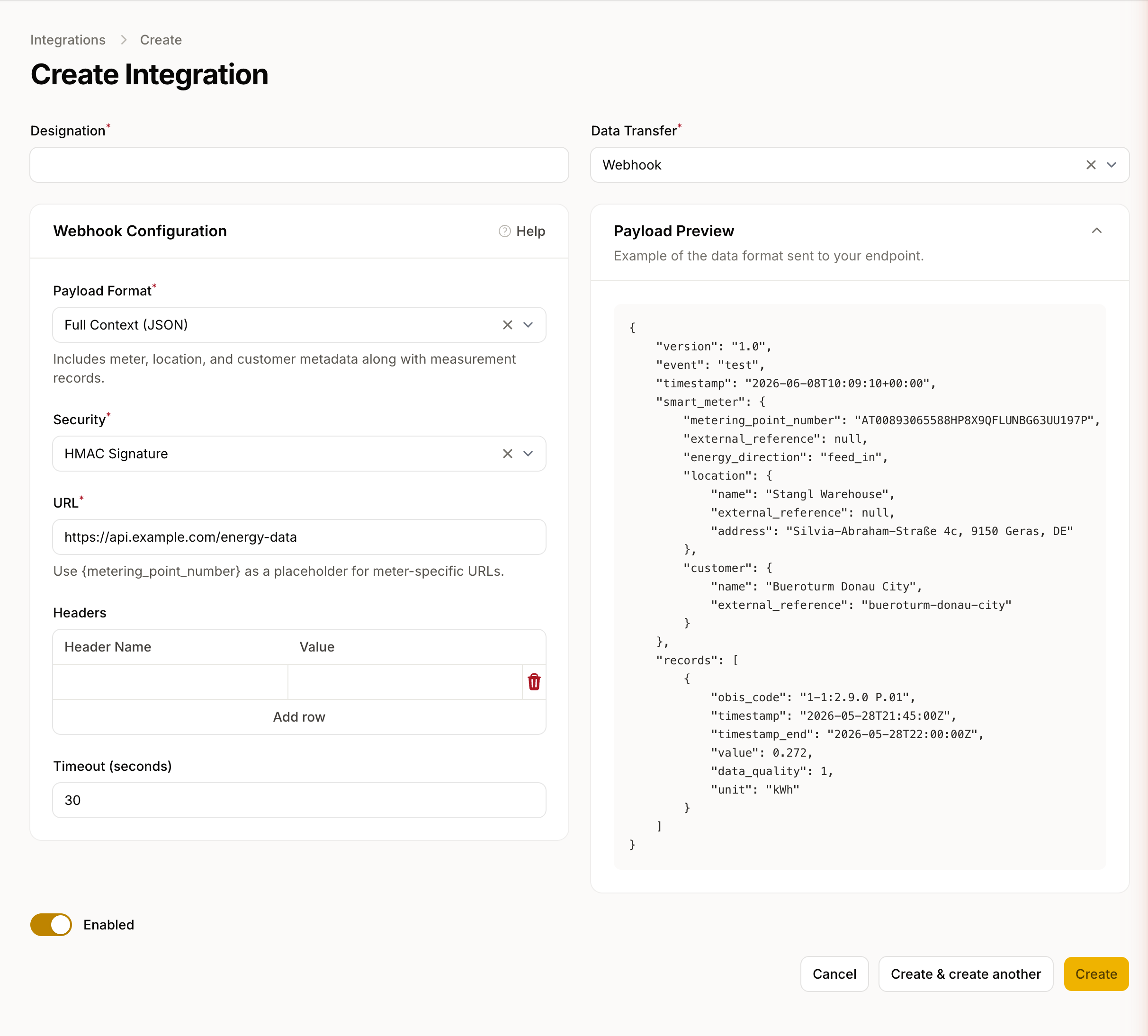 Webhook configuration: name, target URL, security method via HMAC signature, data format, and JSON preview of the payload.